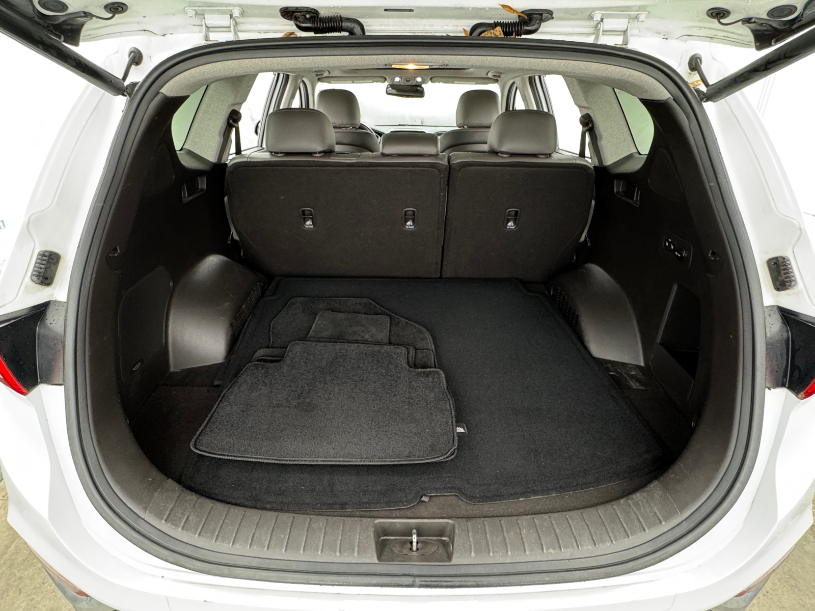 Thumbnail: 2020 Hyundai Santa Fe - 7