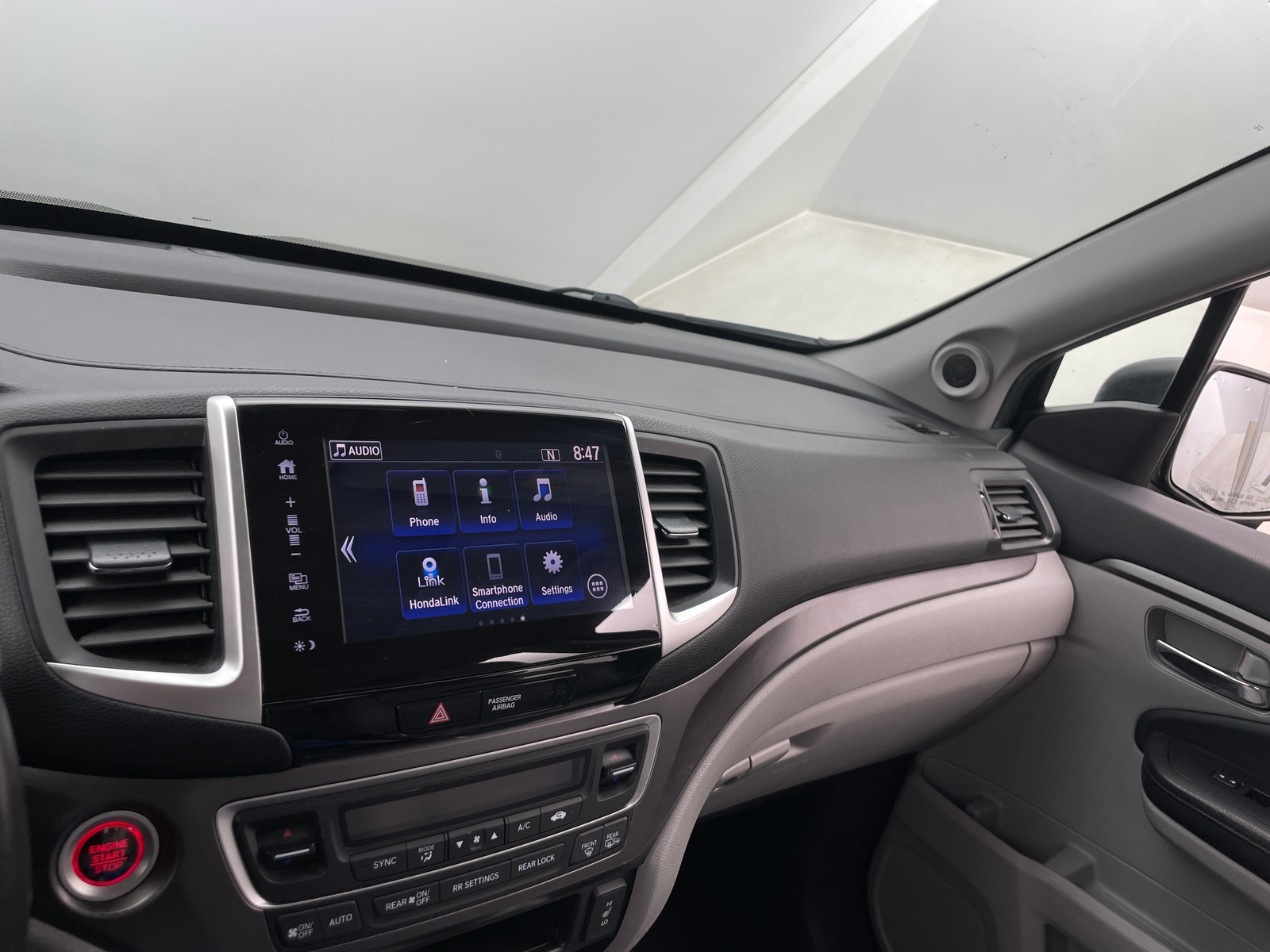 Thumbnail: 2018 Honda Pilot - 3