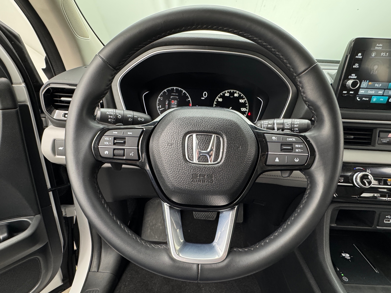 Thumbnail: 2023 Honda Pilot - 4