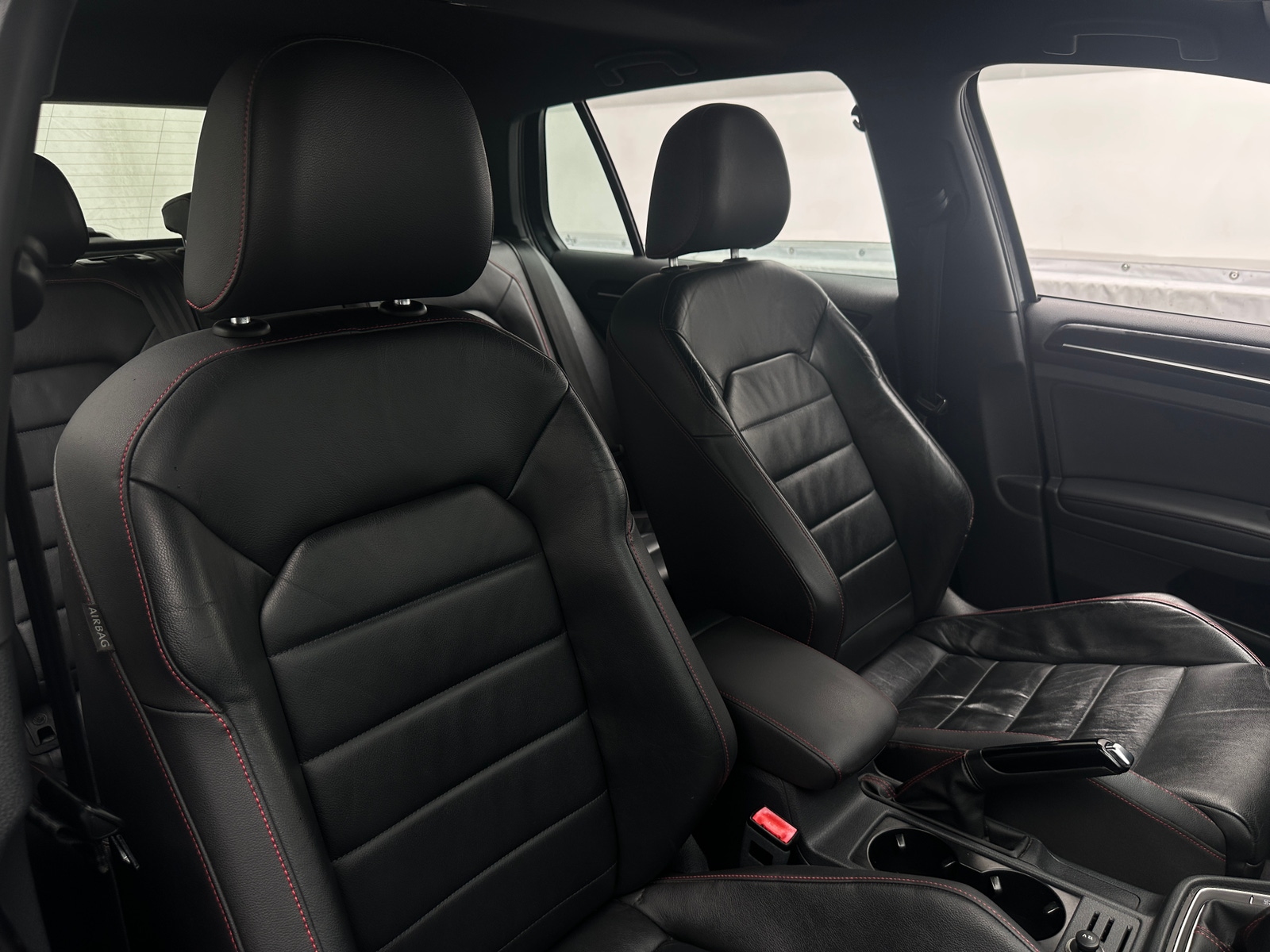 Thumbnail: 2015 Volkswagen Golf - 2