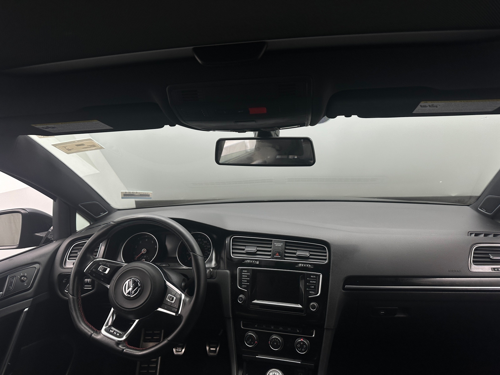 Thumbnail: 2015 Volkswagen Golf - 3