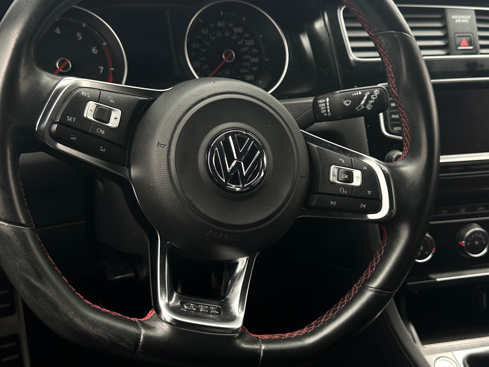 Thumbnail: 2015 Volkswagen Golf - 5