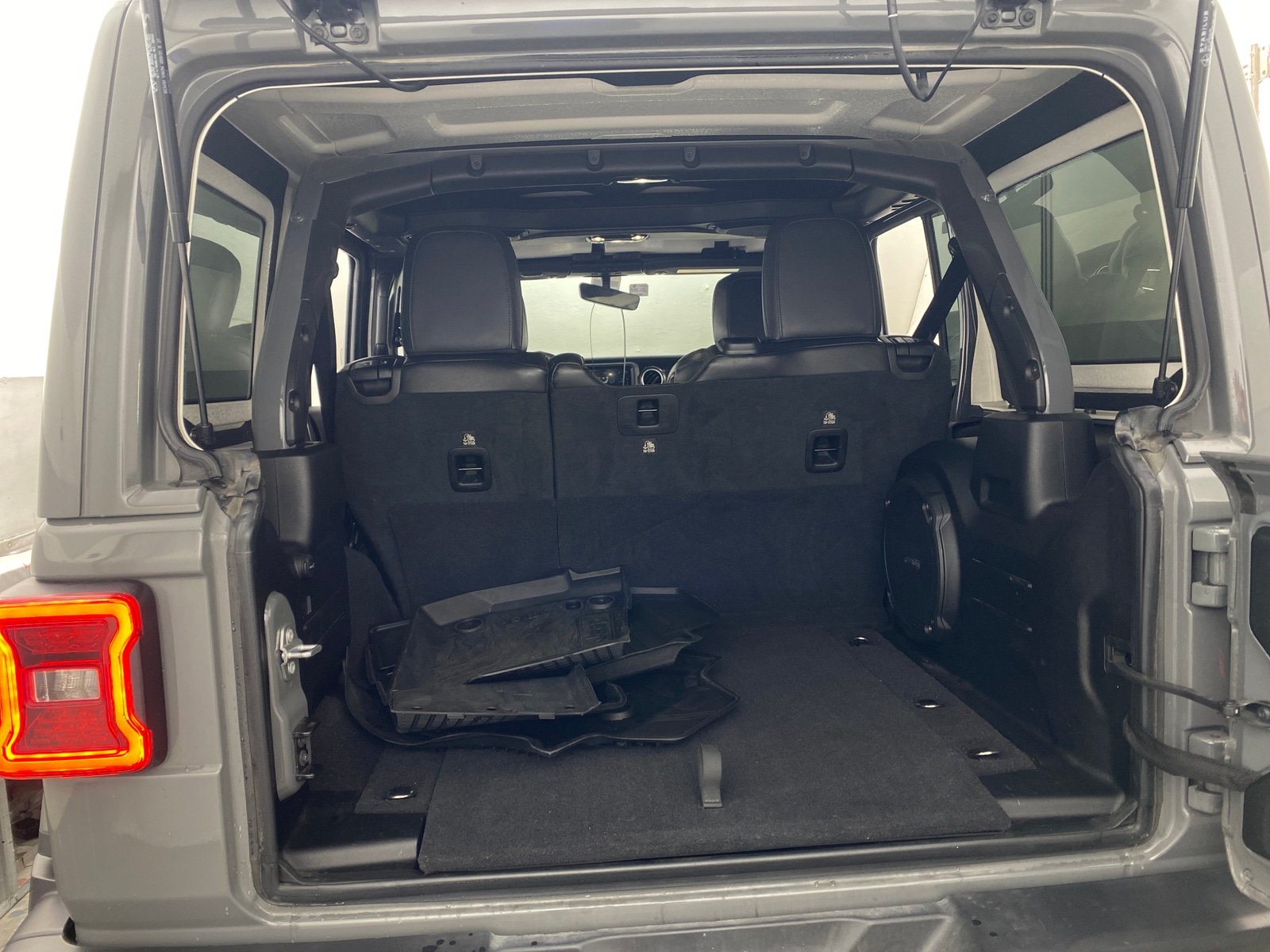 Thumbnail: 2021 Jeep Wrangler - 6