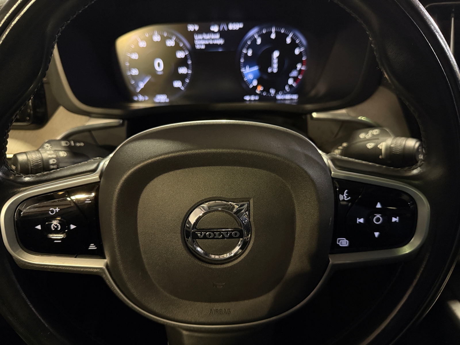 Thumbnail: 2021 Volvo XC60 - 4