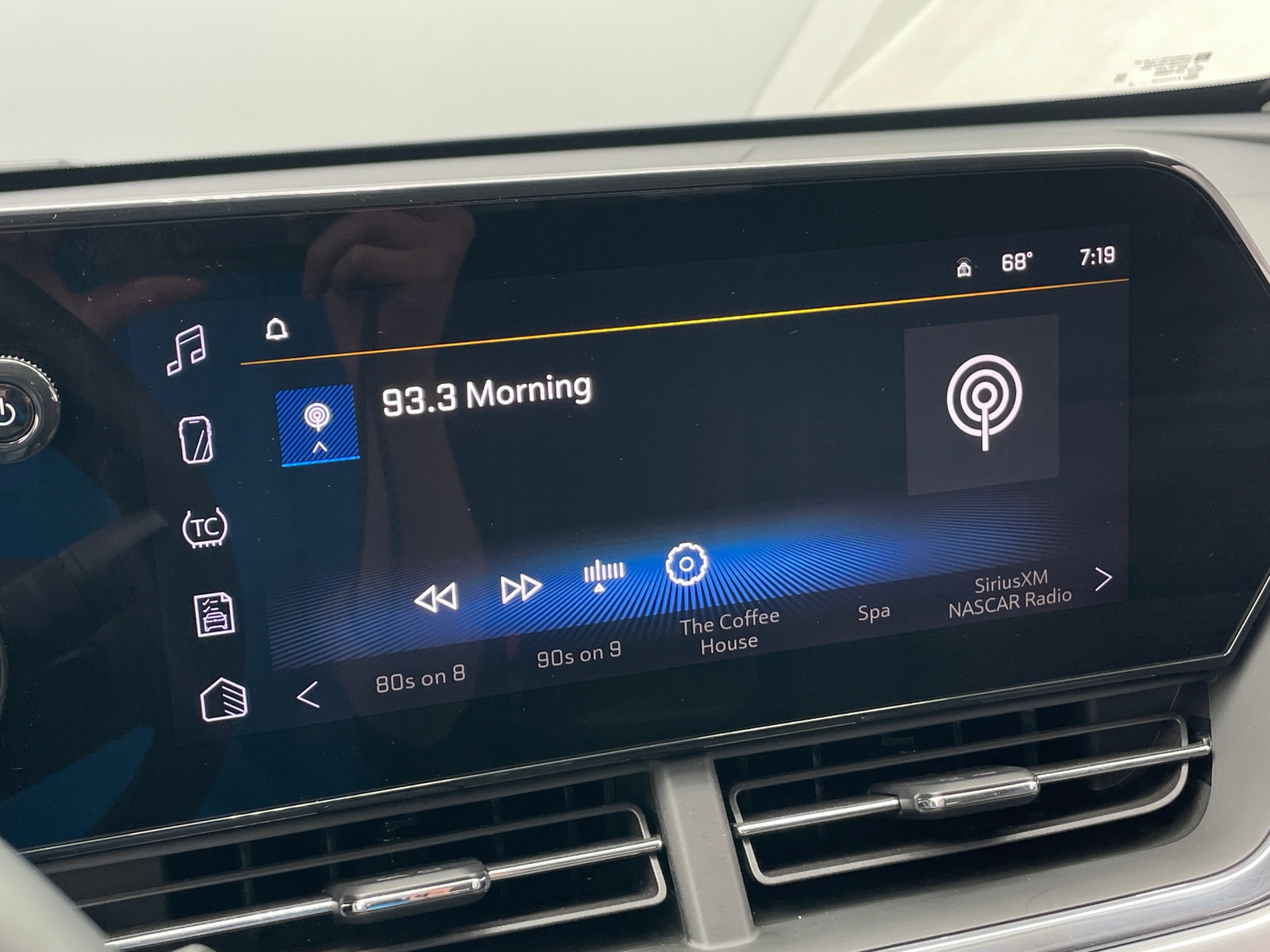 Thumbnail: 2025 Chevrolet Trax - 4