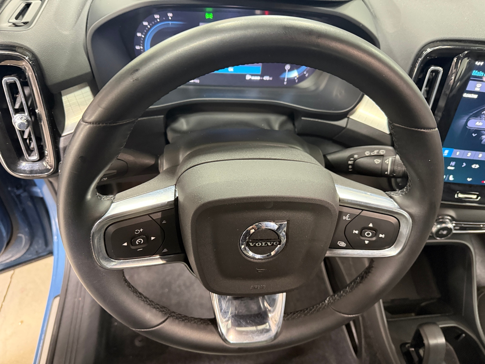 Thumbnail: 2024 Volvo XC40 - 5