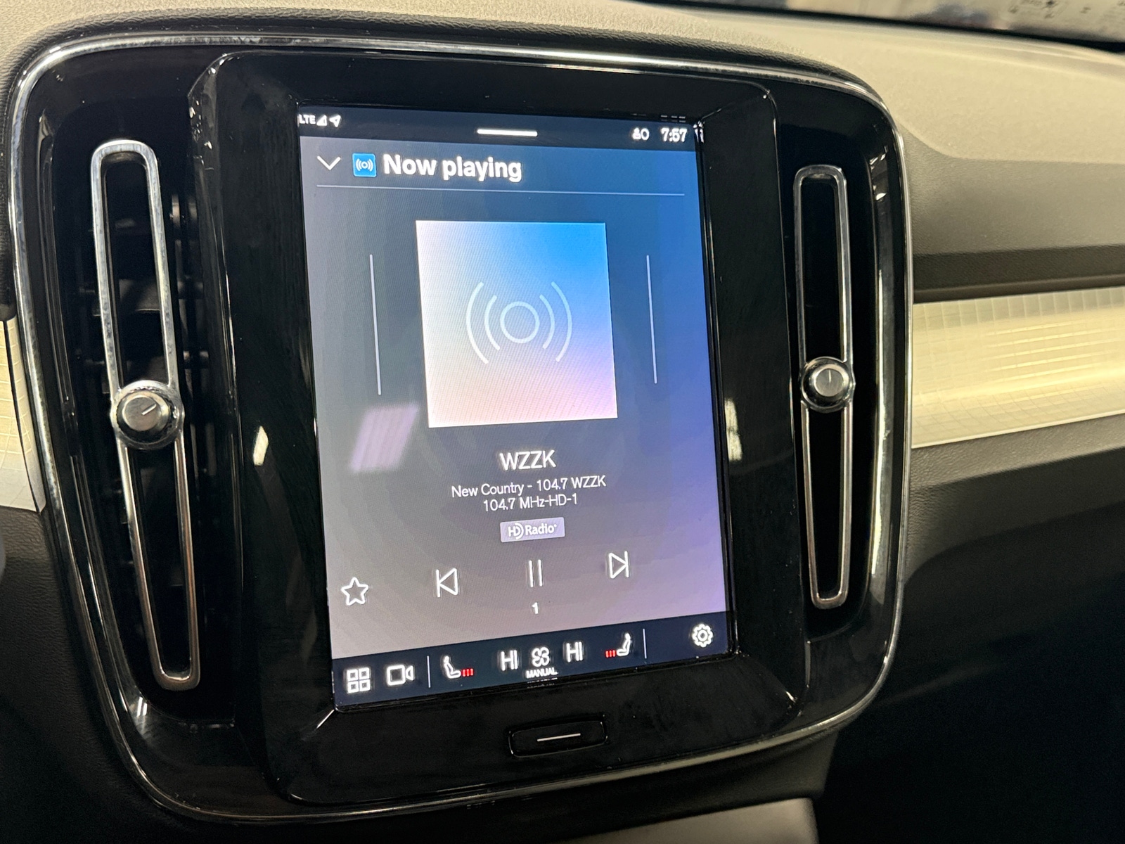 Thumbnail: 2024 Volvo XC40 - 4