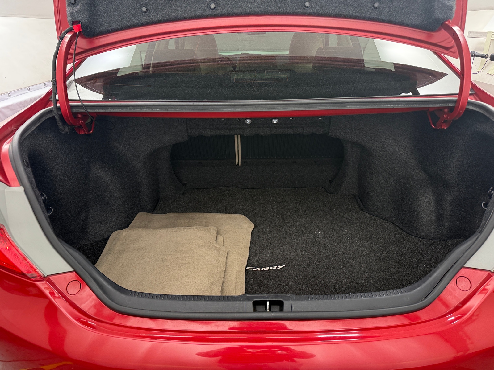 Thumbnail: 2012 Toyota Camry - 7