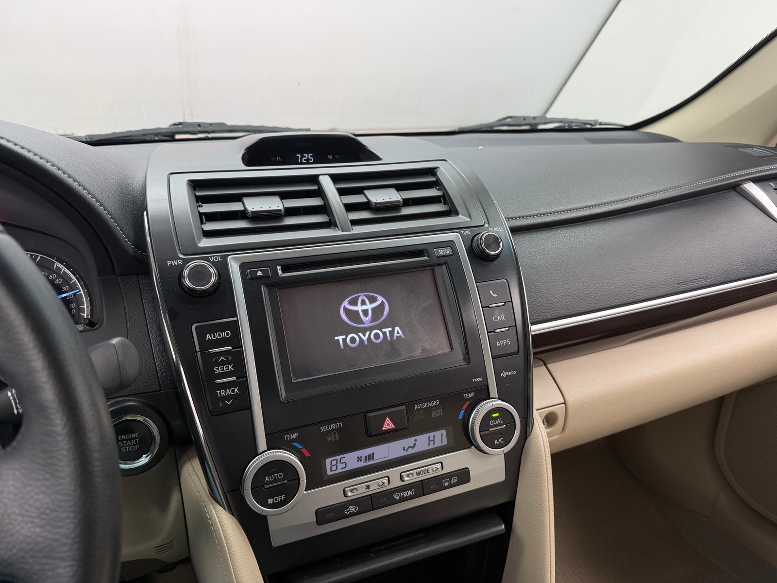 Thumbnail: 2012 Toyota Camry - 4