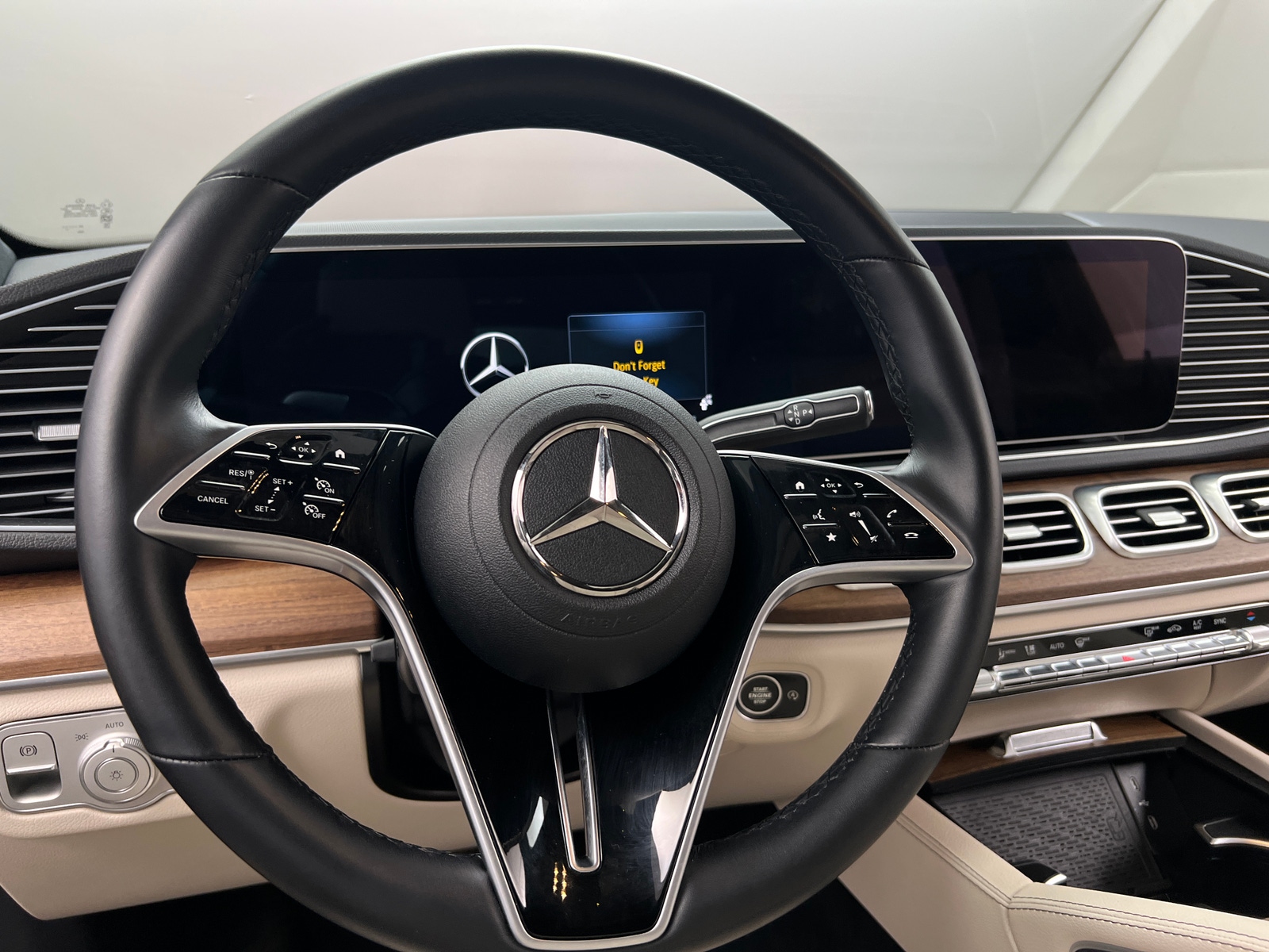 Thumbnail: 2025 Mercedes-Benz GLE - 4