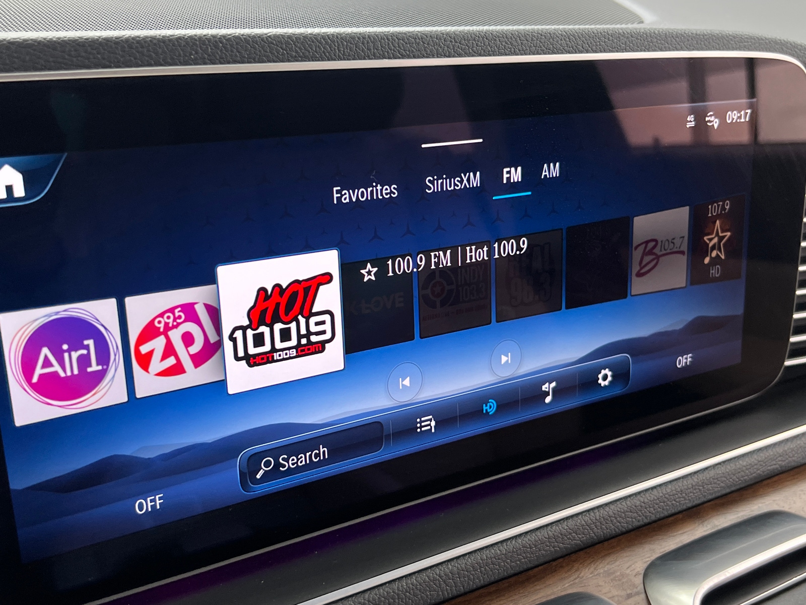 Thumbnail: 2025 Mercedes-Benz GLE - 3