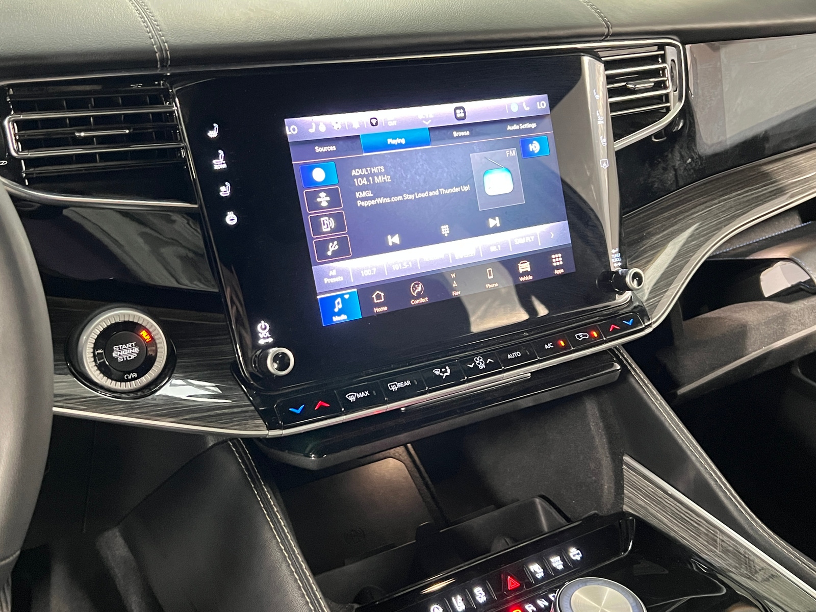 Thumbnail: 2022 Jeep Wagoneer - 3