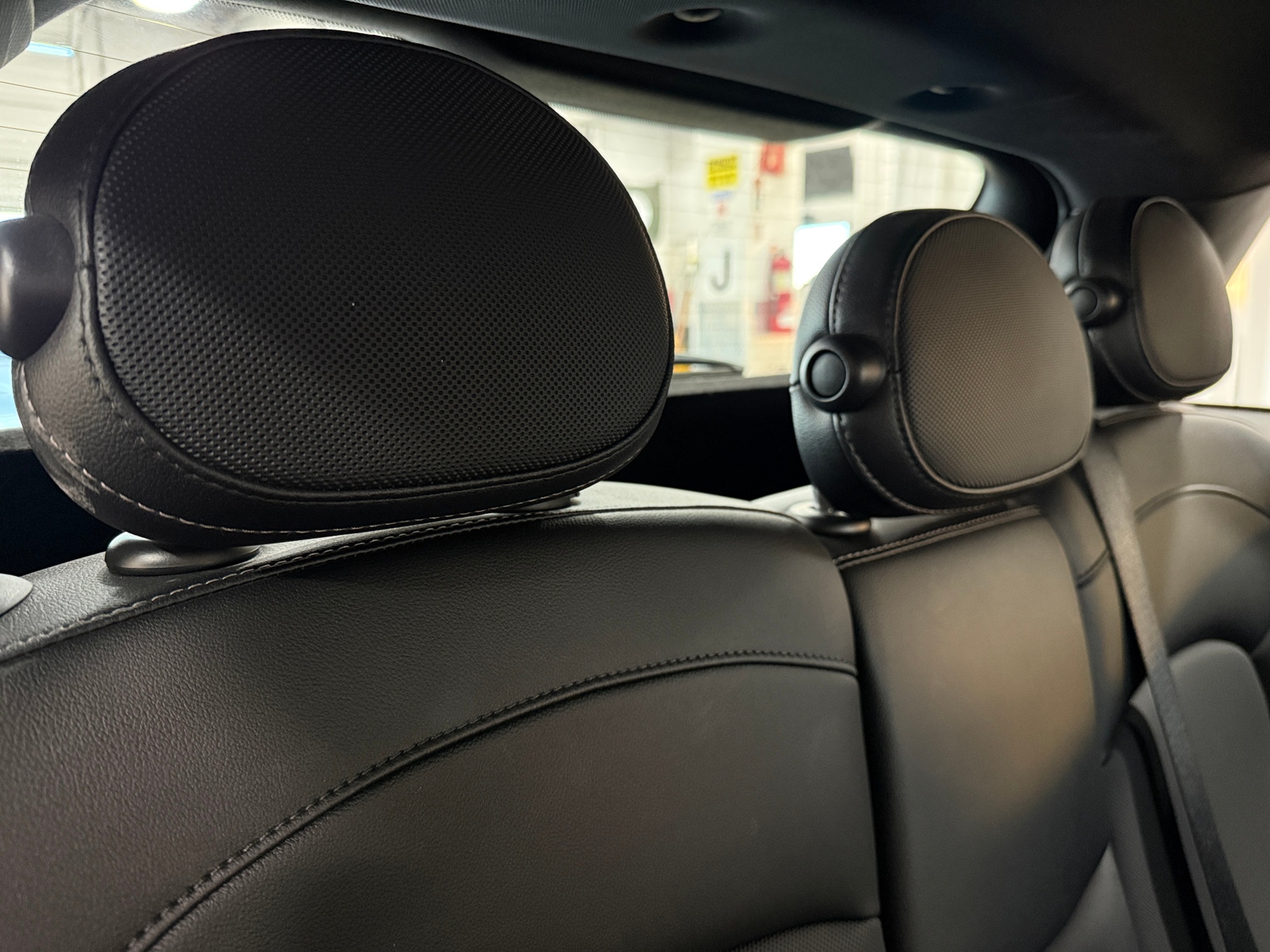 Thumbnail: 2016 MINI Cooper Hardtop - 5