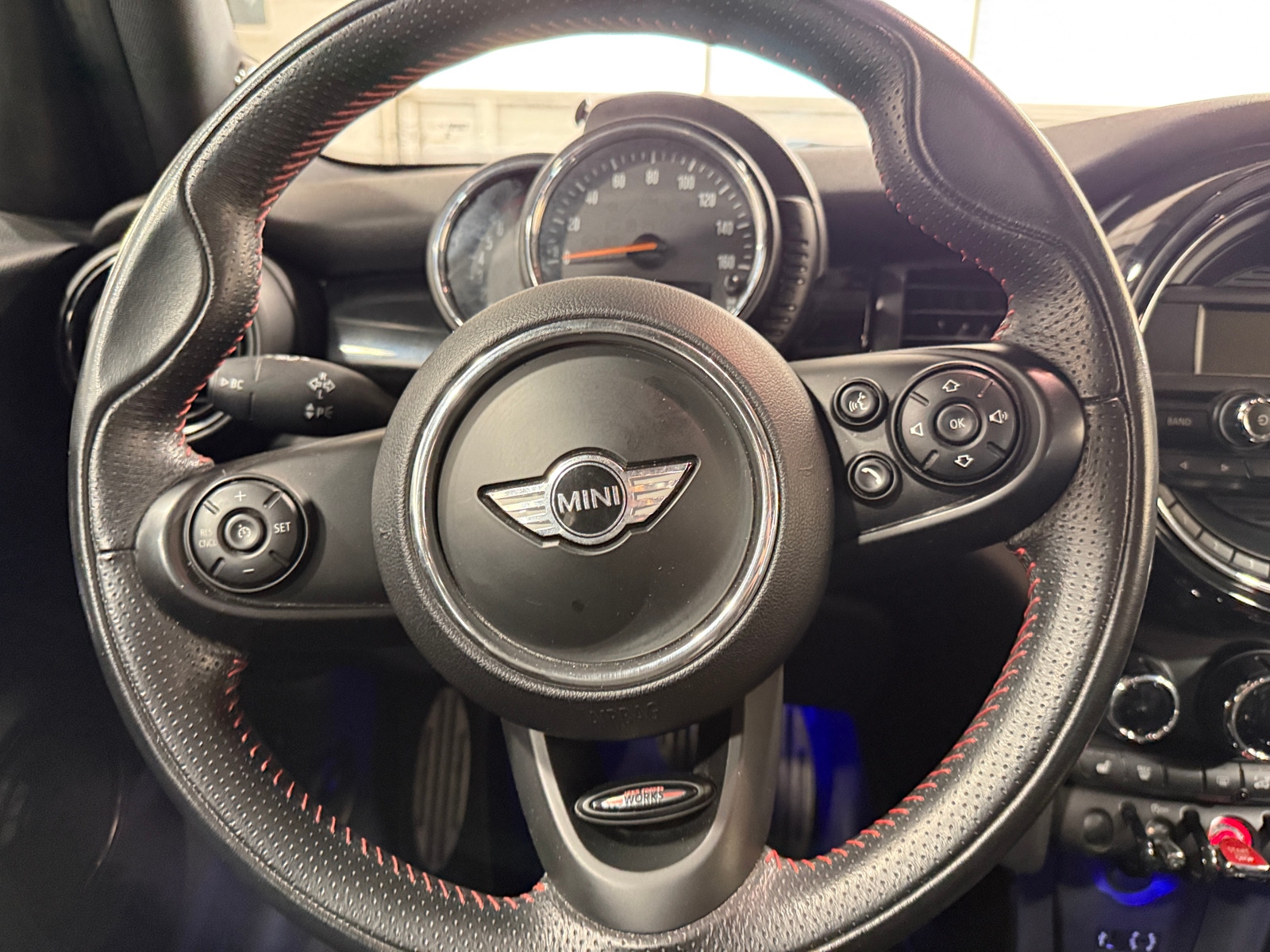 Thumbnail: 2016 MINI Cooper Hardtop - 4