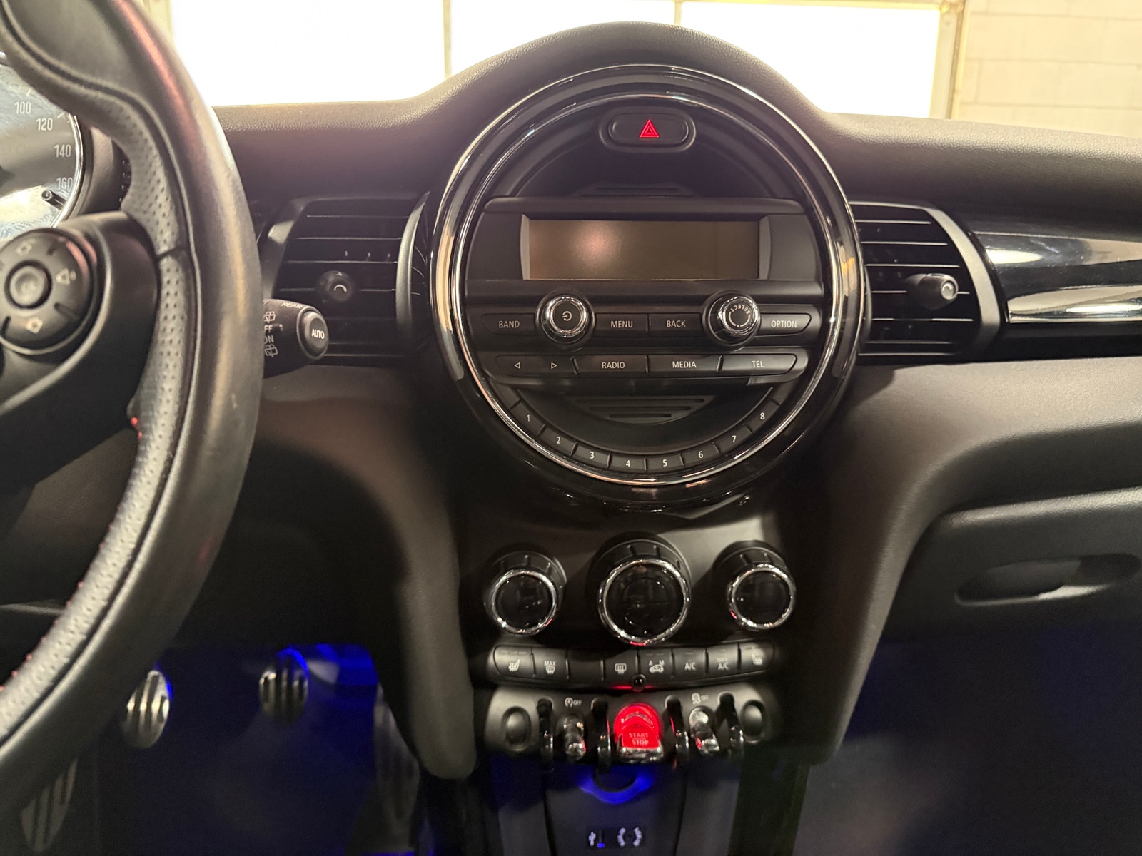 Thumbnail: 2016 MINI Cooper Hardtop - 3