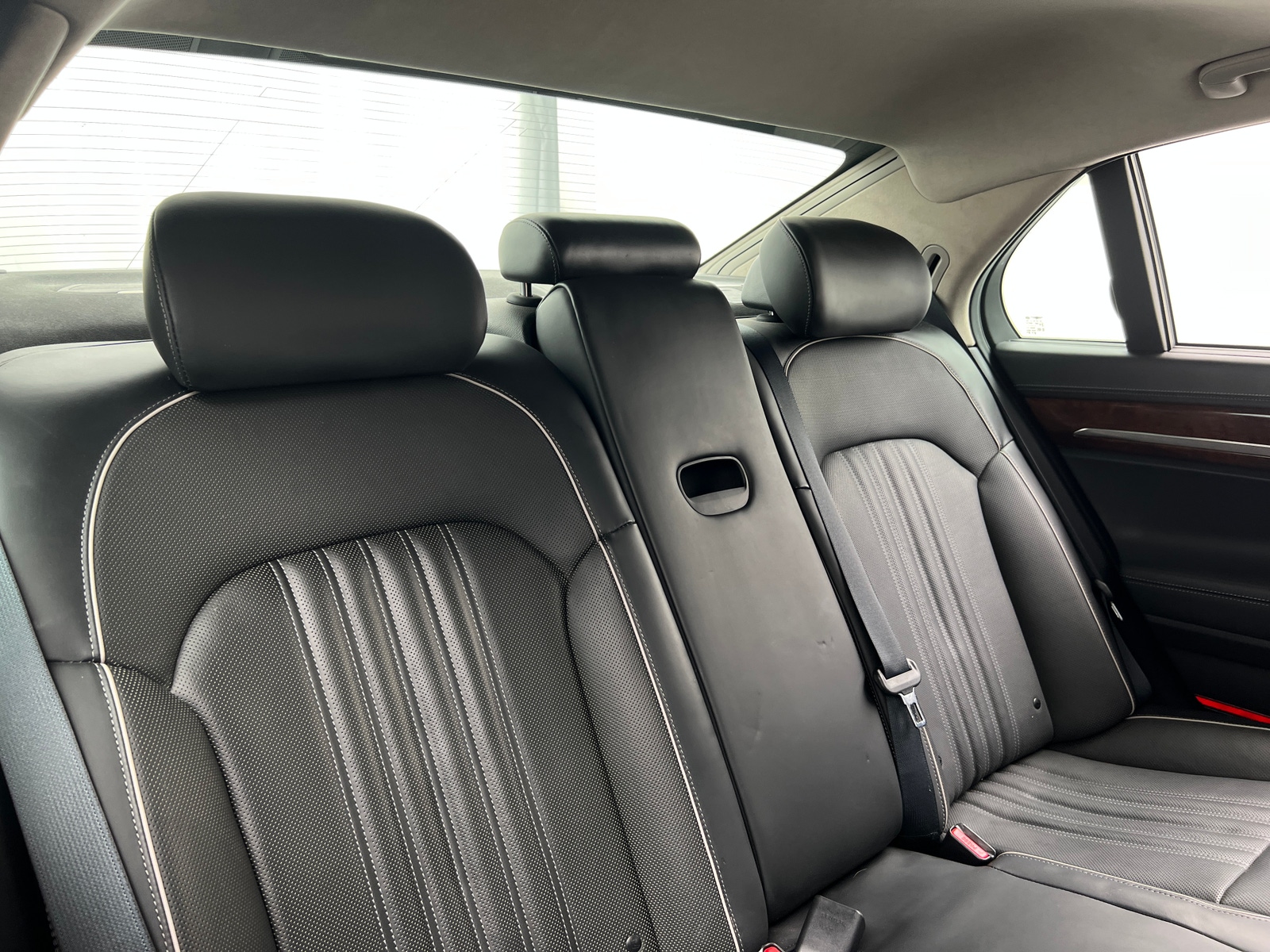 Thumbnail: 2019 Genesis G90 - 5