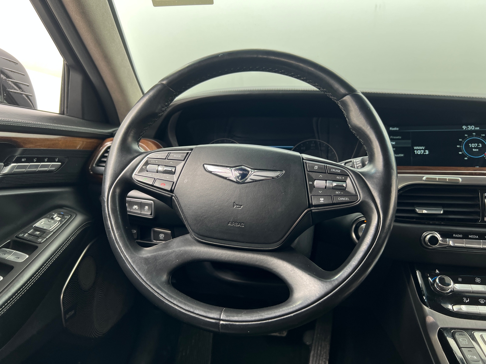 Thumbnail: 2019 Genesis G90 - 4