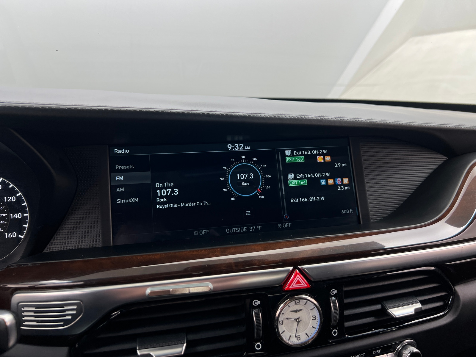 Thumbnail: 2019 Genesis G90 - 3