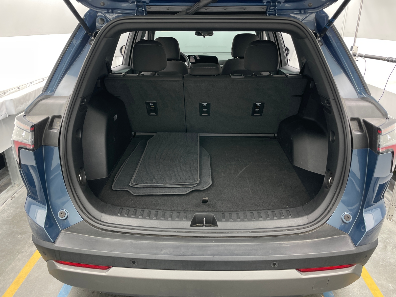 Thumbnail: 2025 Chevrolet Equinox - 7