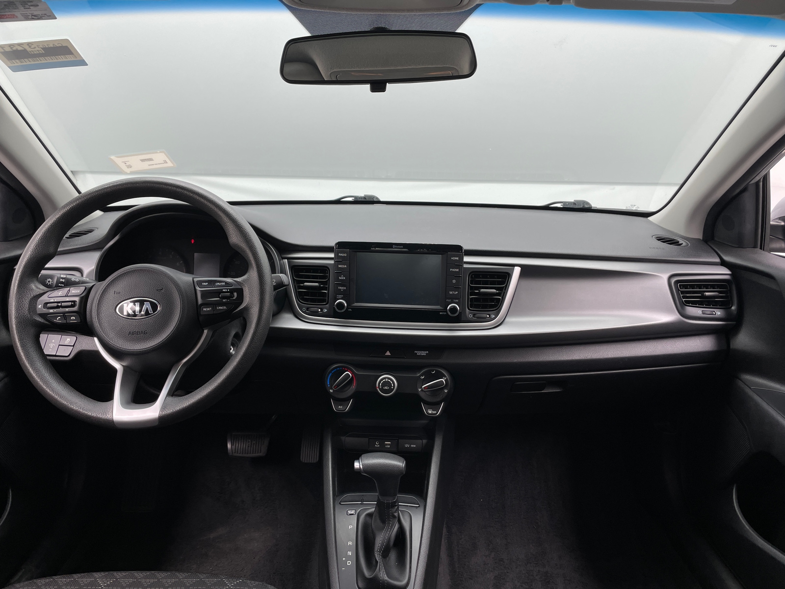 Thumbnail: 2019 Kia Rio - 3