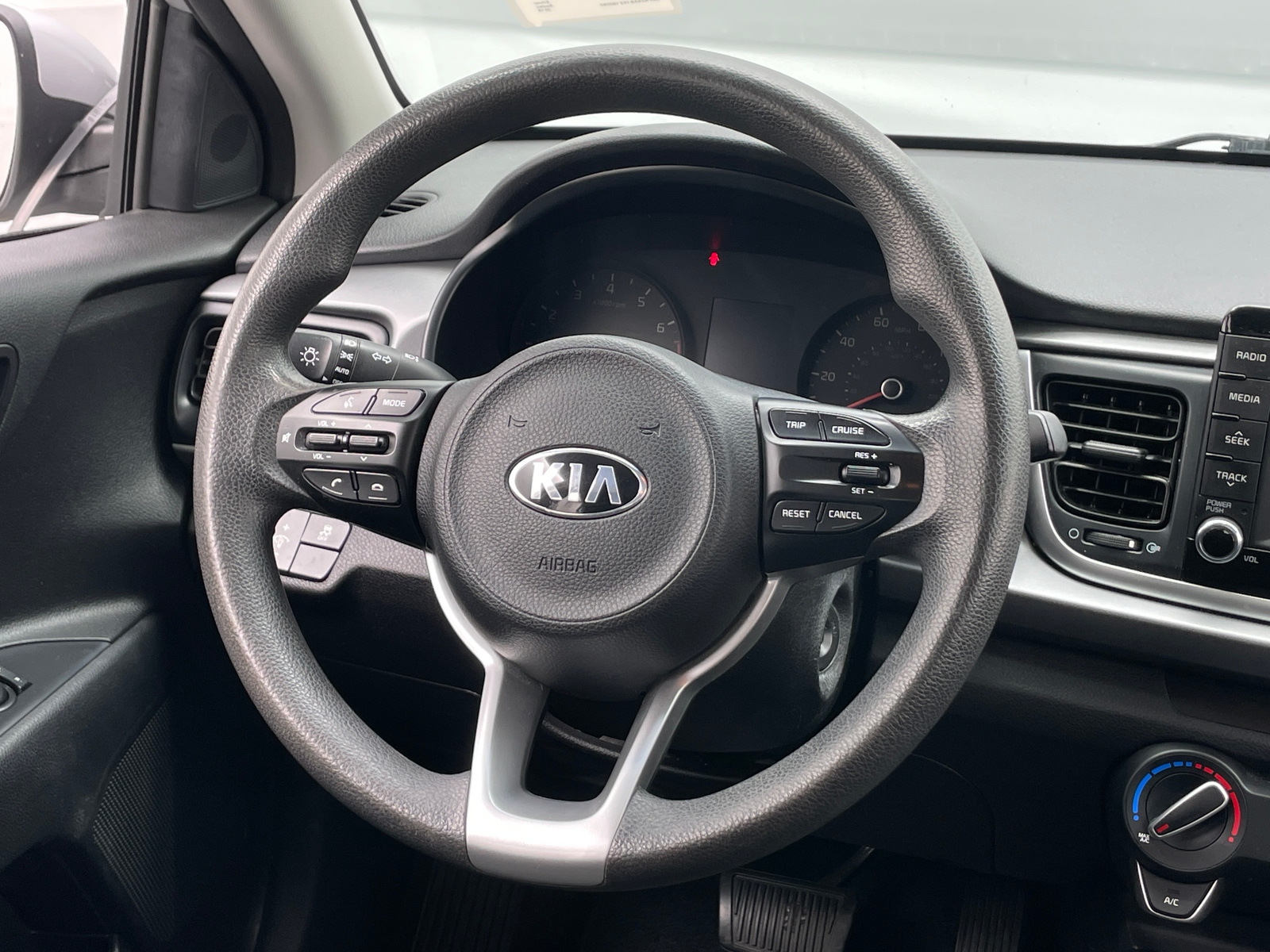 Thumbnail: 2019 Kia Rio - 5