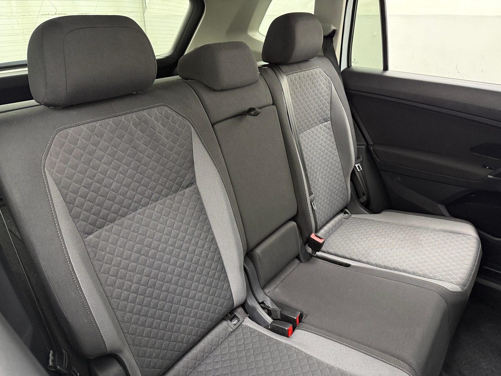 Thumbnail: 2020 Volkswagen Tiguan - 6