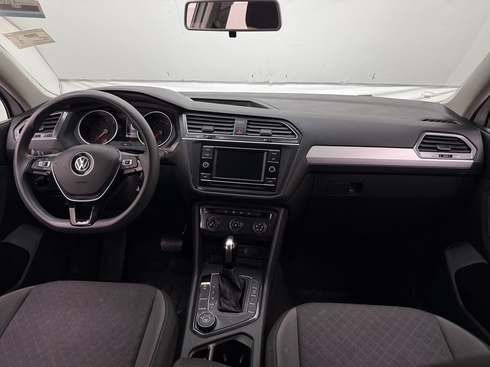 Thumbnail: 2020 Volkswagen Tiguan - 3