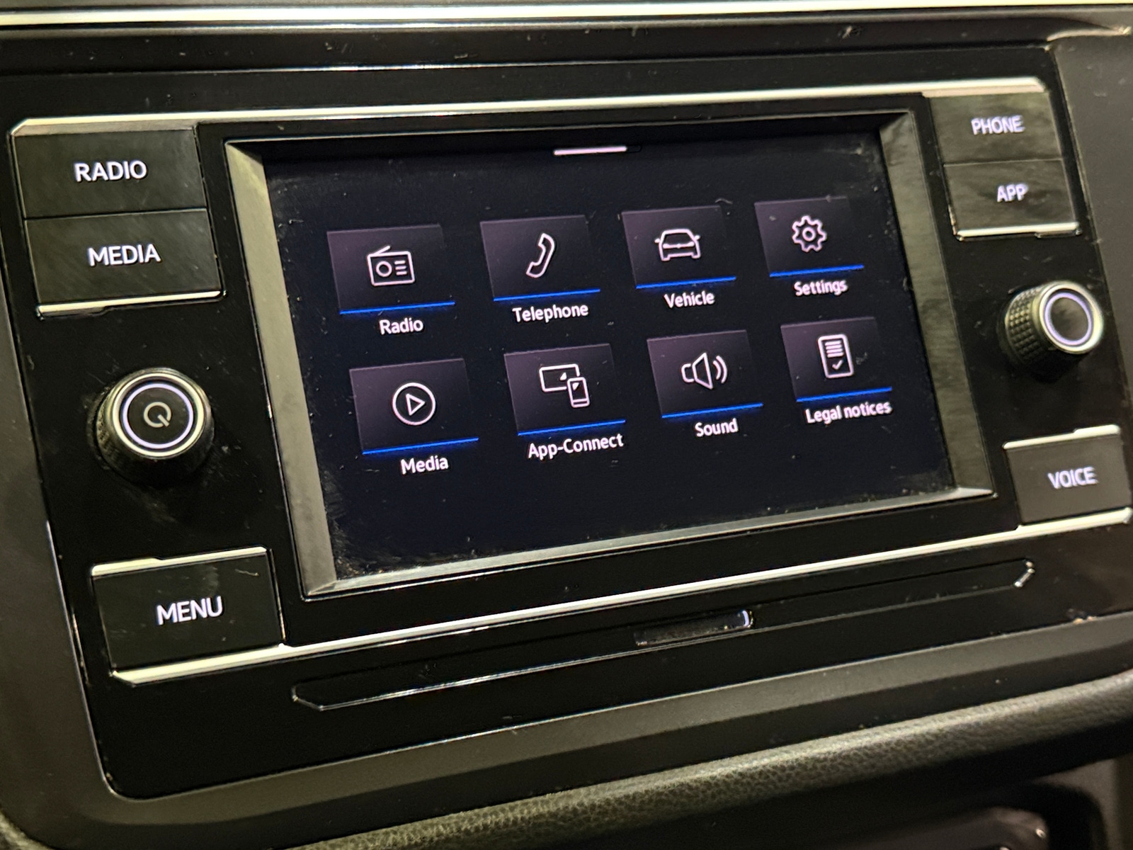 Thumbnail: 2020 Volkswagen Tiguan - 4