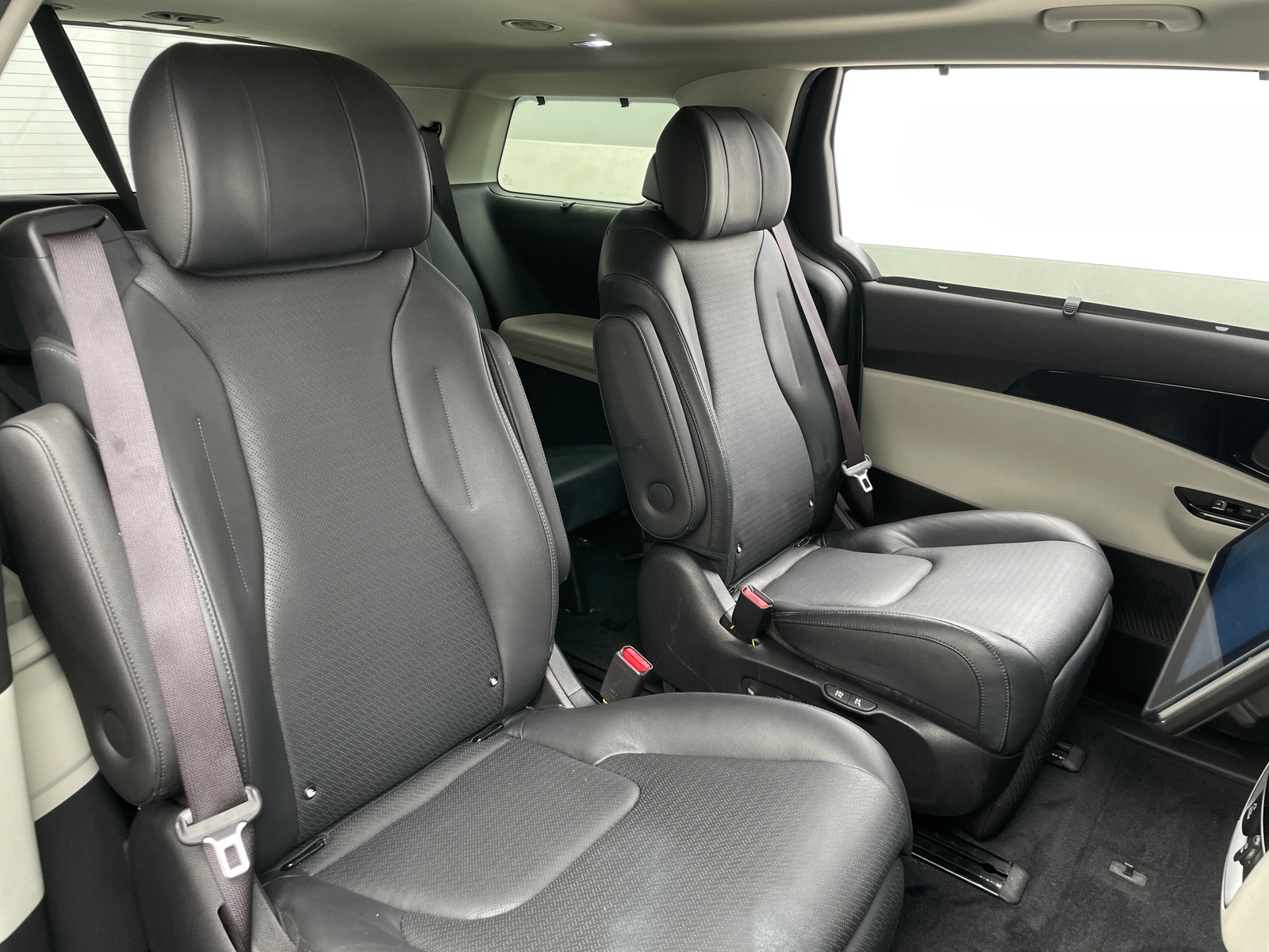 Thumbnail: 2022 Kia Carnival - 5