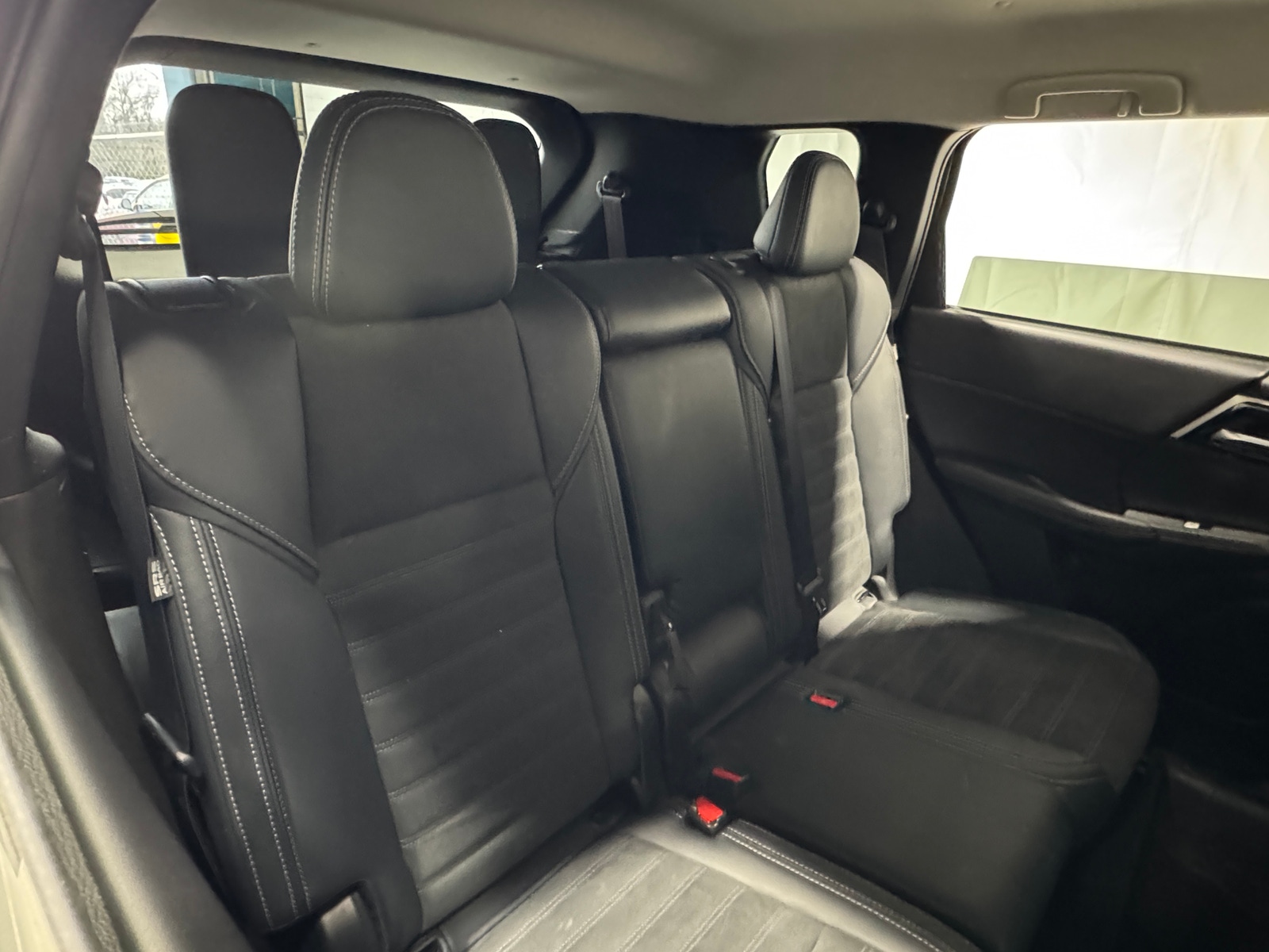 Thumbnail: 2024 Mitsubishi Outlander - 5