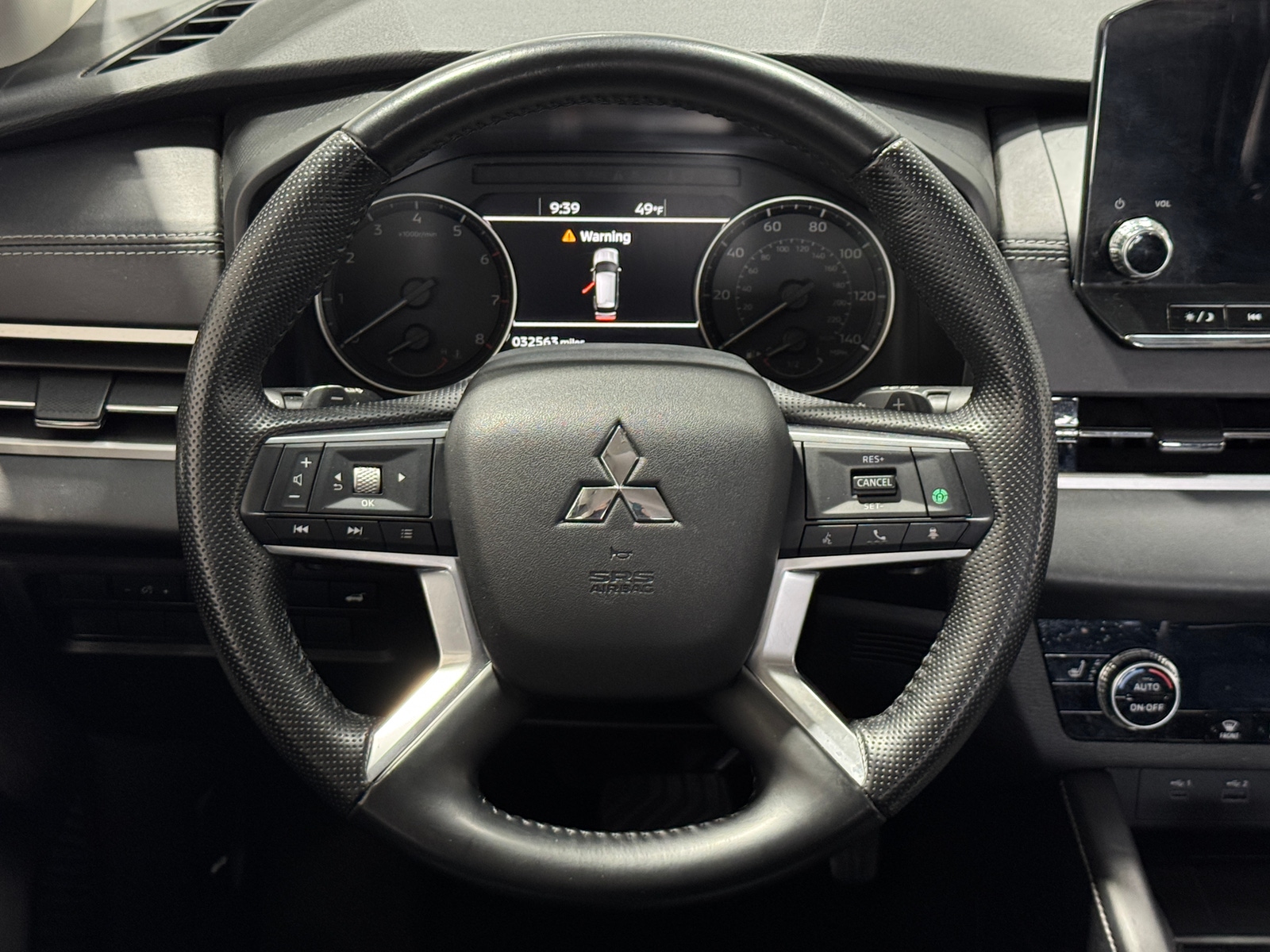 Thumbnail: 2024 Mitsubishi Outlander - 4