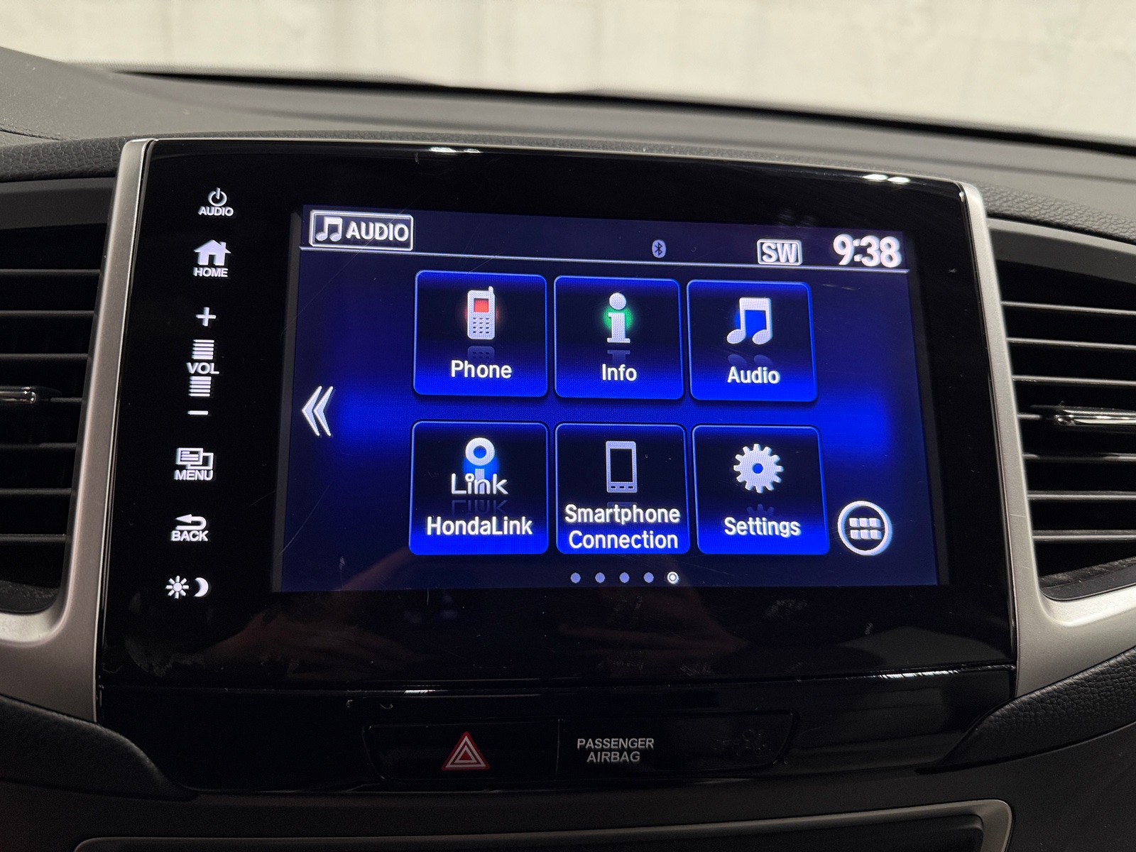 Thumbnail: 2017 Honda Pilot - 4