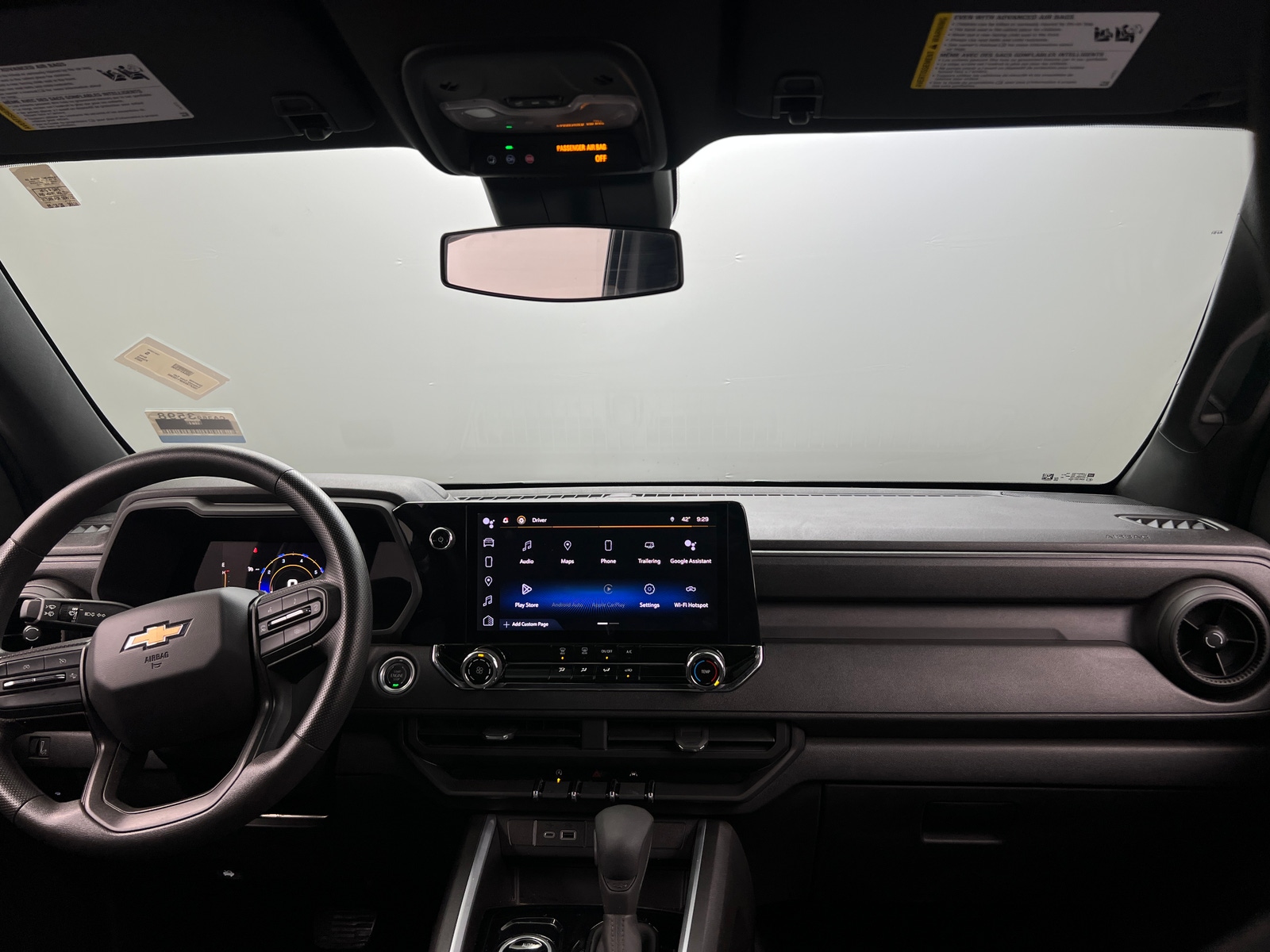 Thumbnail: 2023 Chevrolet Colorado - 3