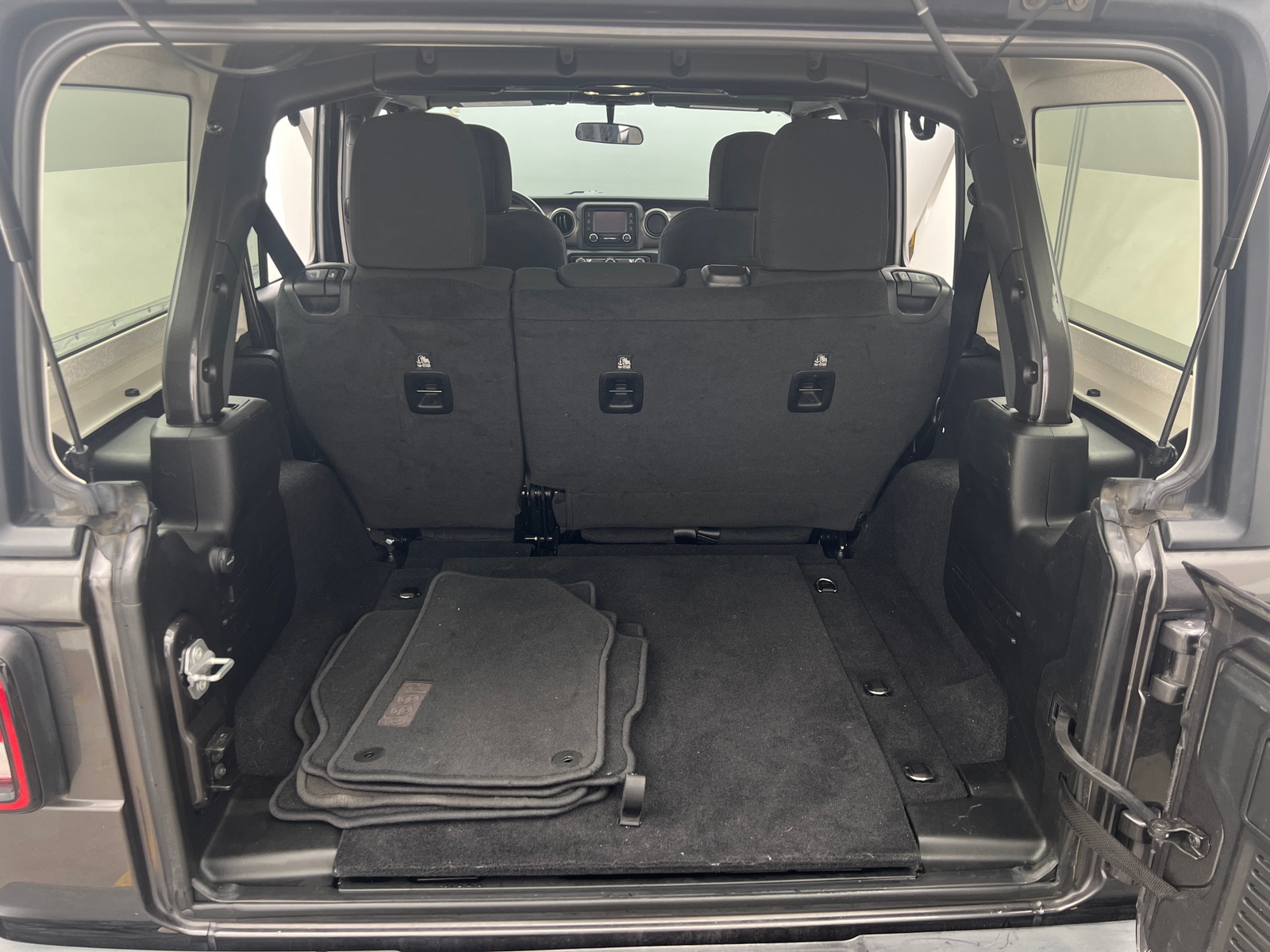 Thumbnail: 2020 Jeep Wrangler - 7