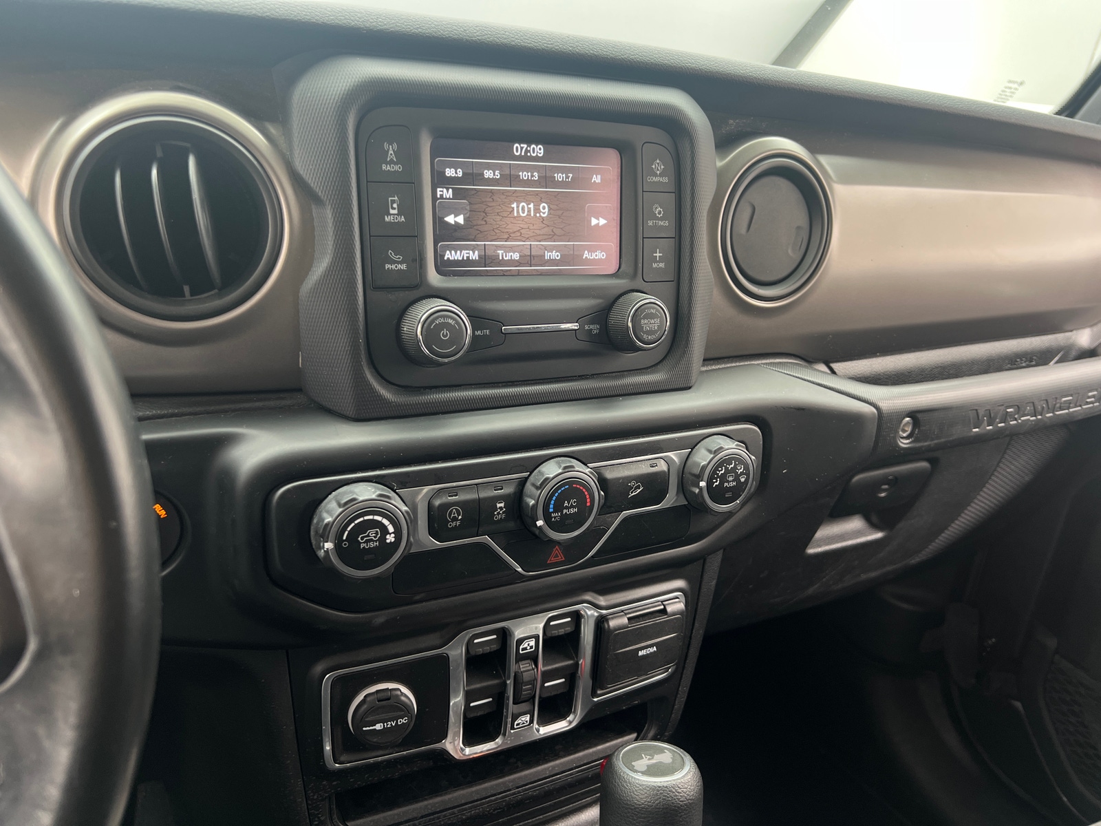 Thumbnail: 2020 Jeep Wrangler - 4