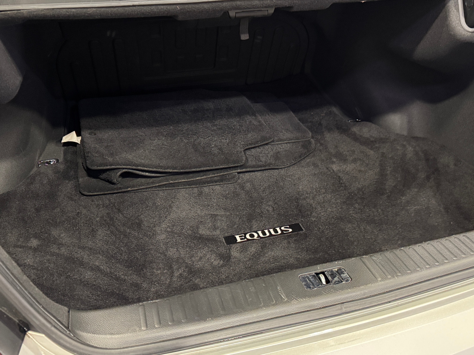 Thumbnail: 2011 Hyundai Equus - 6