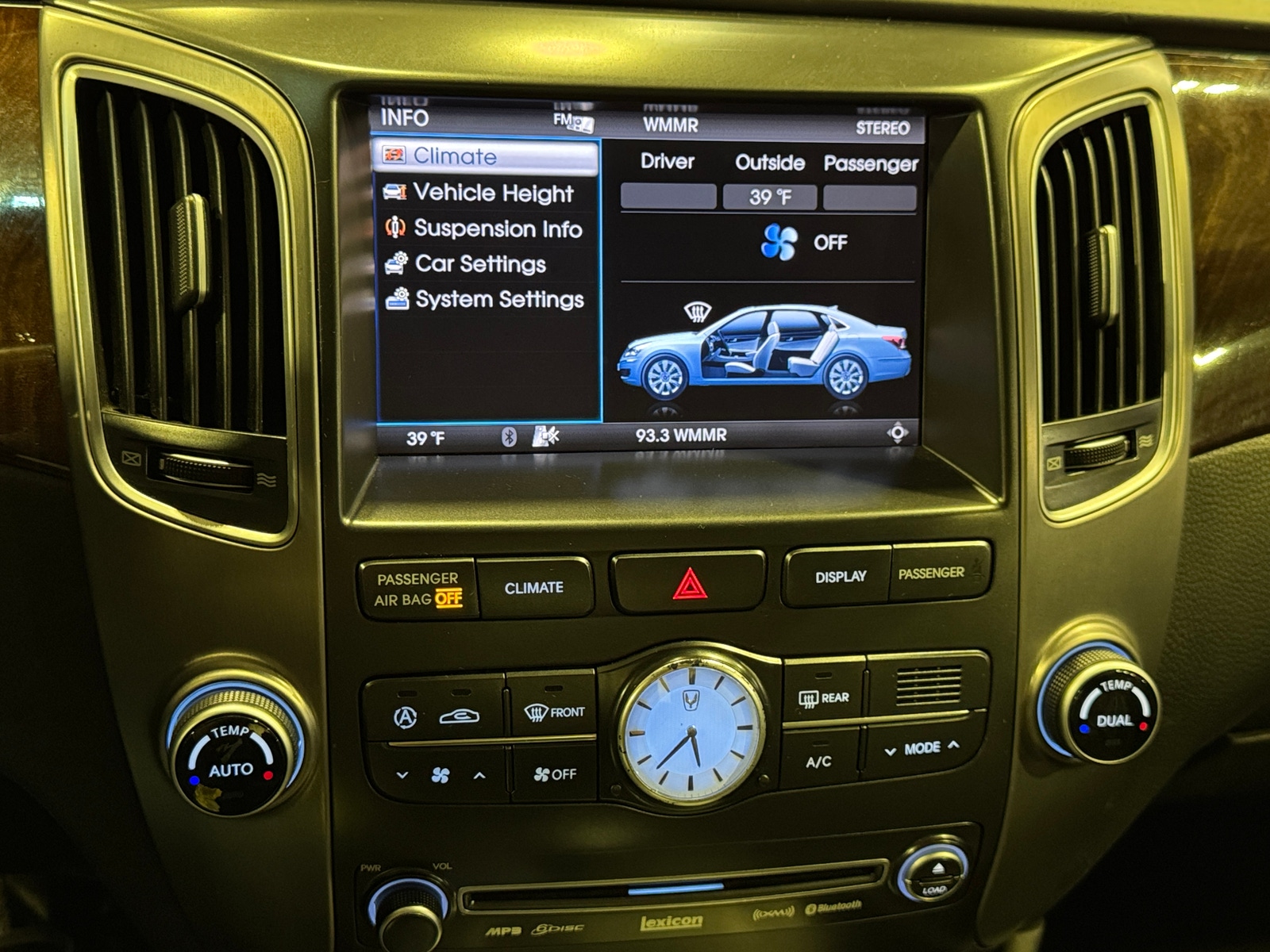 Thumbnail: 2011 Hyundai Equus - 3