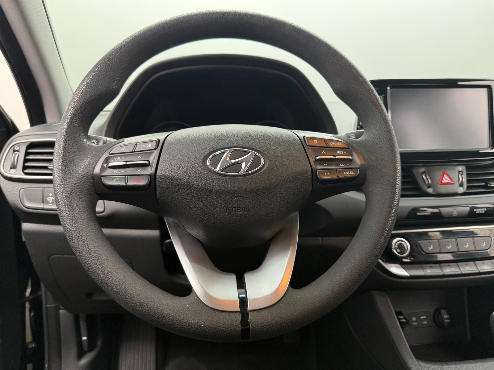 Thumbnail: 2019 Hyundai Elantra - 5