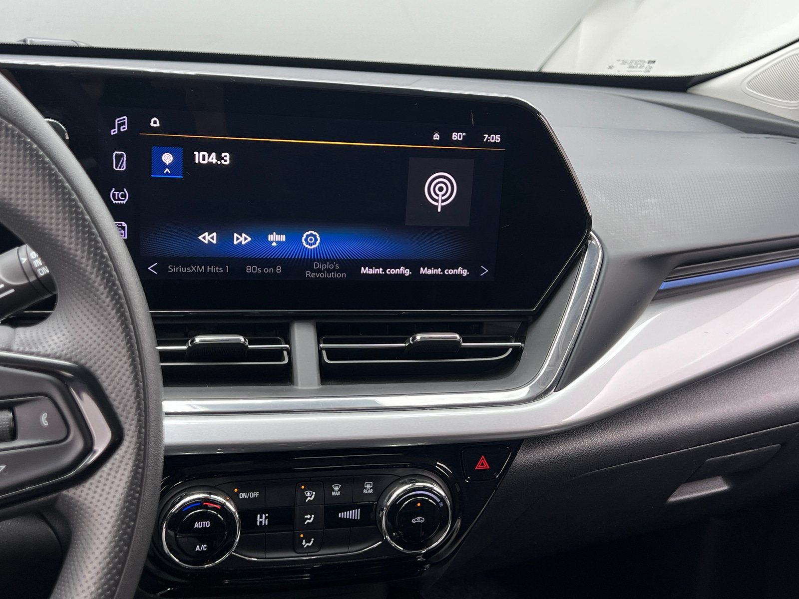 Thumbnail: 2025 Chevrolet Trax - 4