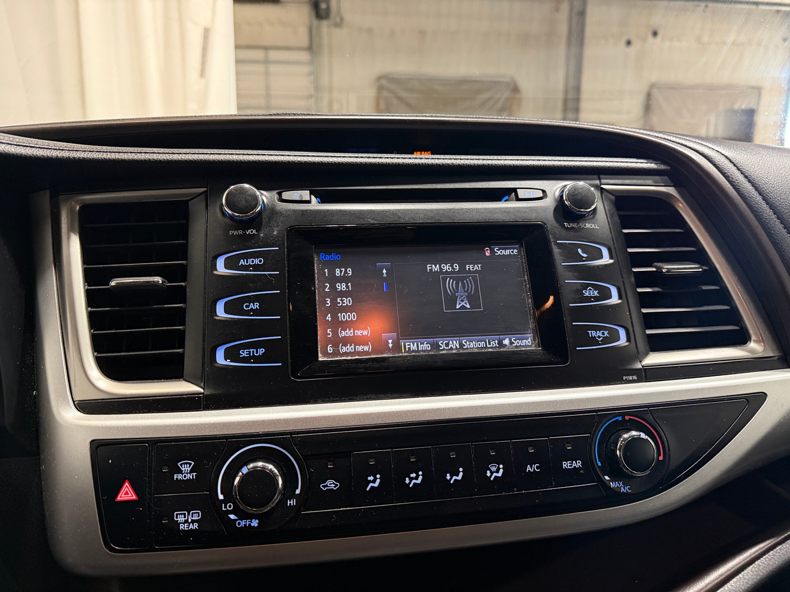 Thumbnail: 2019 Toyota Highlander - 4