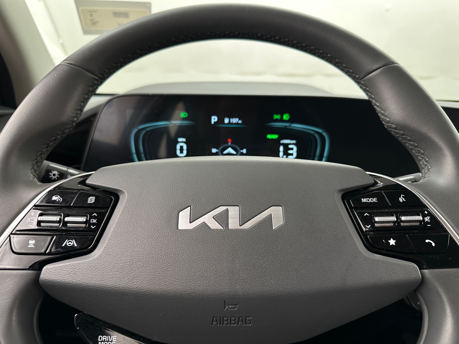 Thumbnail: 2024 Kia Niro - 5