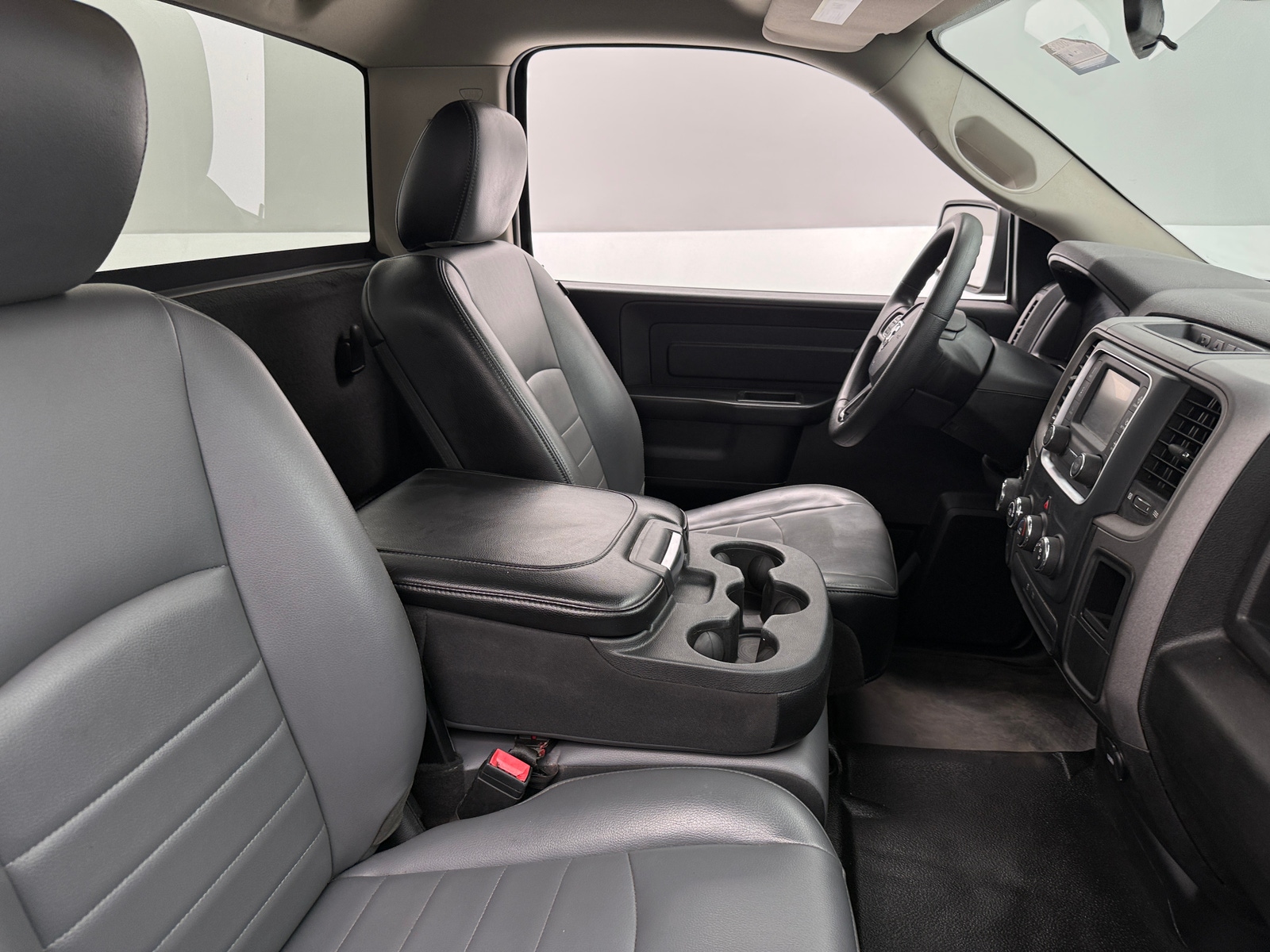 Thumbnail: 2022 RAM 1500 Classic - 2