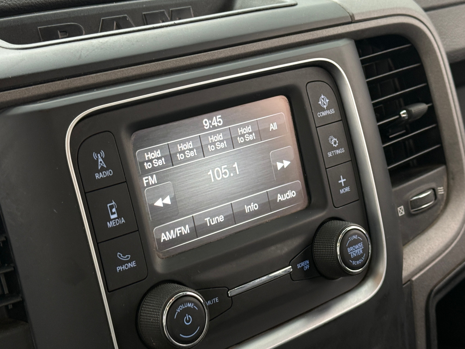 Thumbnail: 2022 RAM 1500 Classic - 3