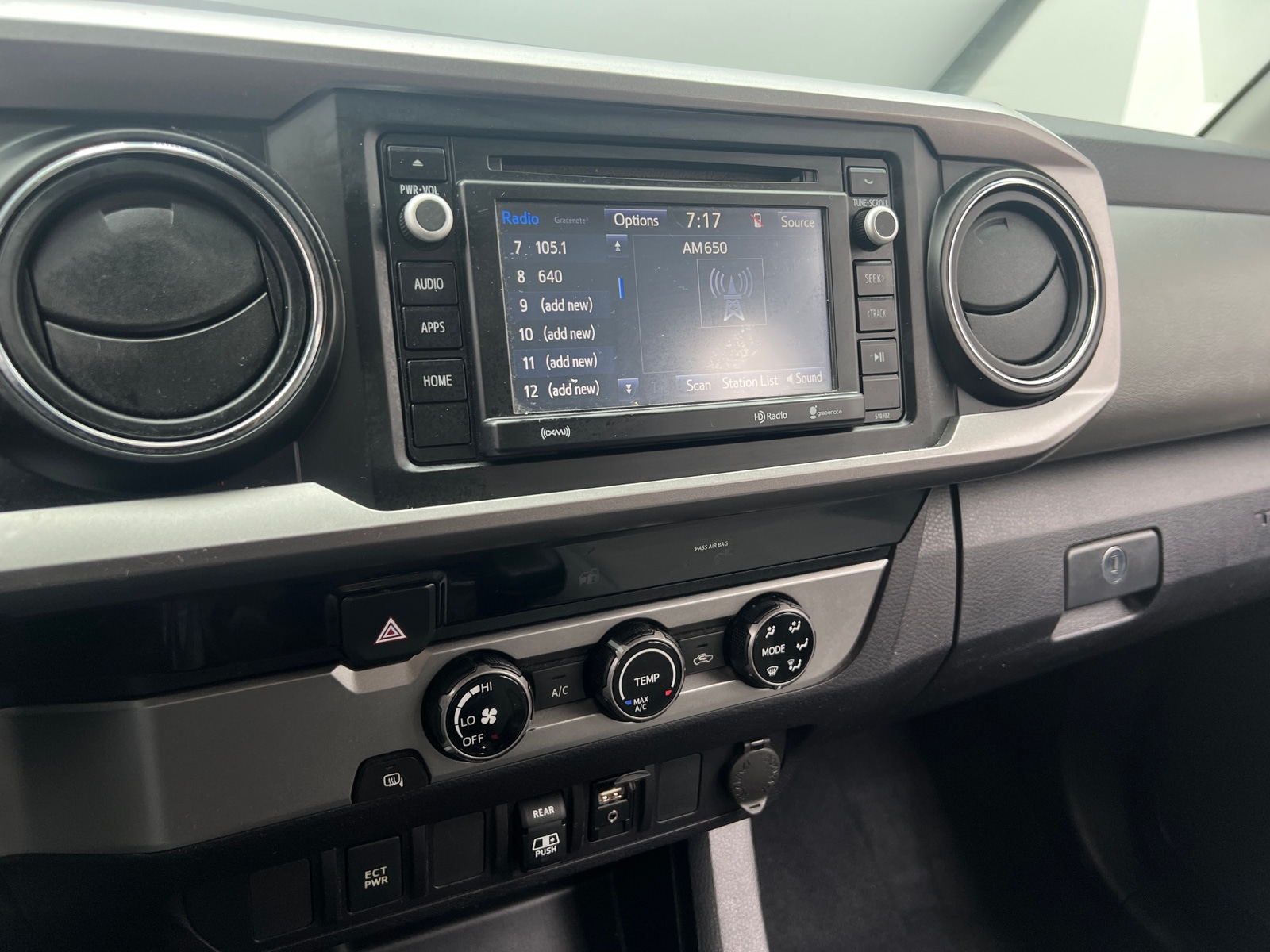 Thumbnail: 2018 Toyota Tacoma - 4