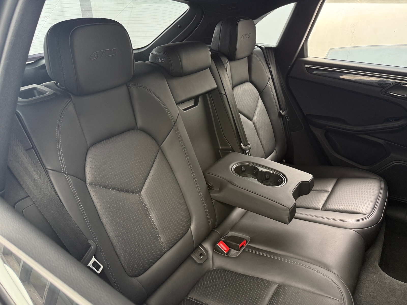 Thumbnail: 2017 Porsche Macan - 6