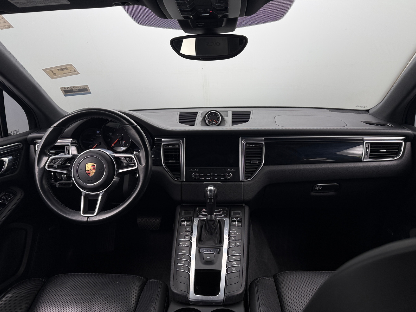 Thumbnail: 2017 Porsche Macan - 3