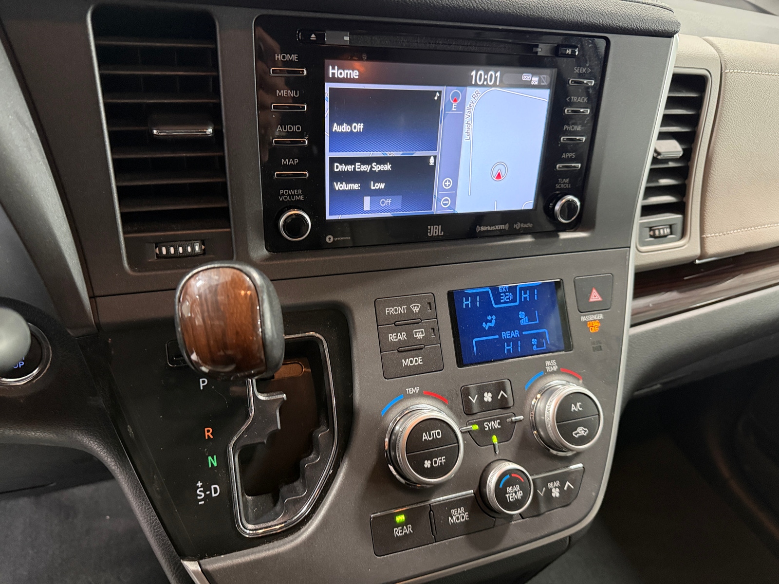 Thumbnail: 2020 Toyota Sienna - 3