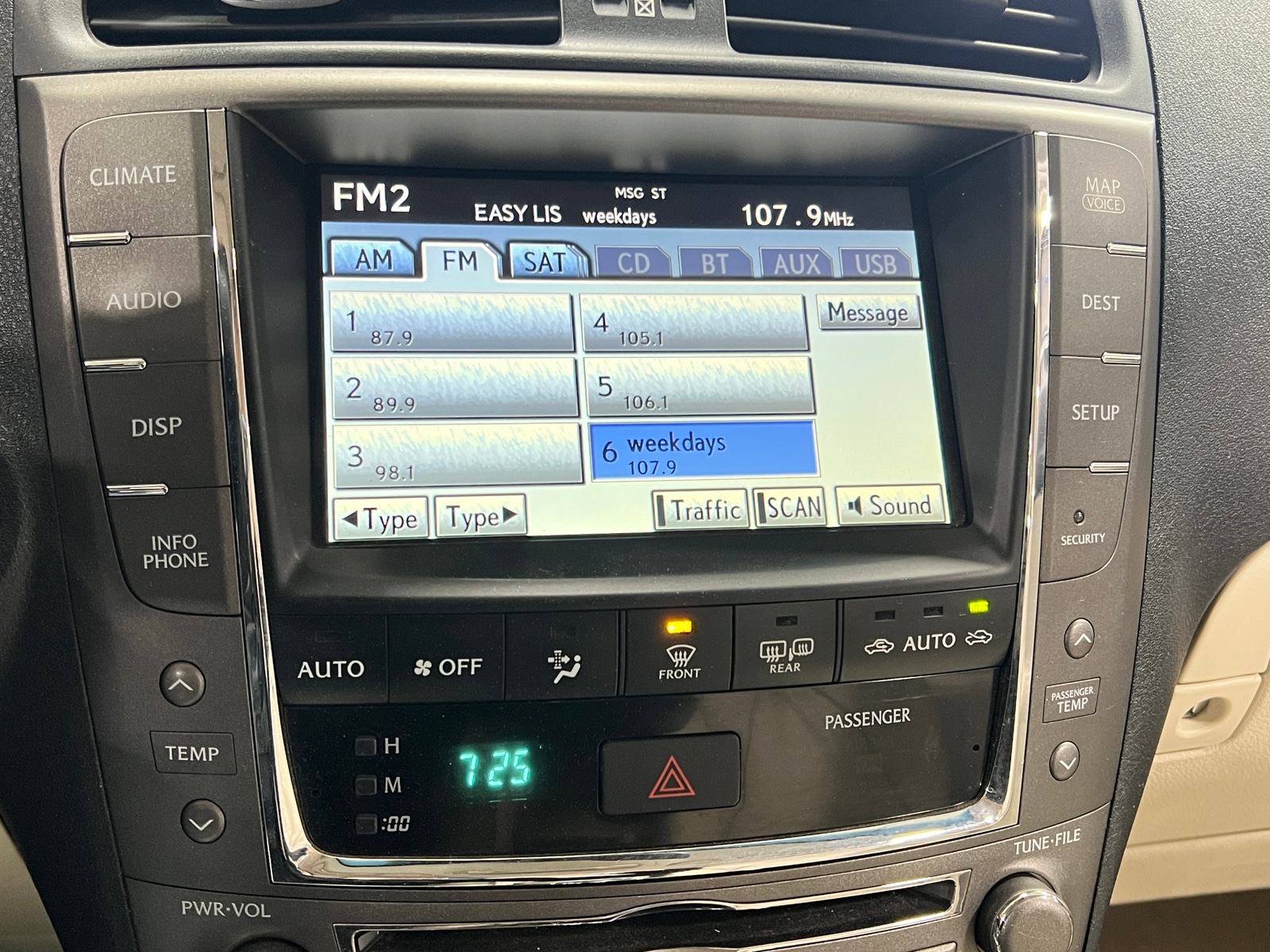 Thumbnail: 2010 Lexus IS - 3