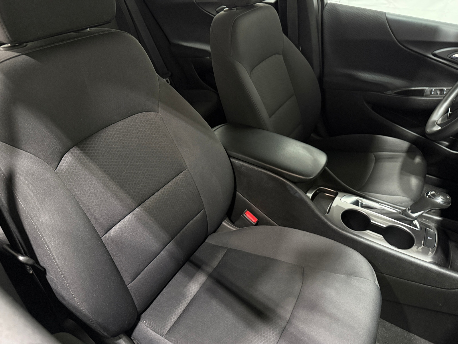 Thumbnail: 2018 Chevrolet Malibu - 2