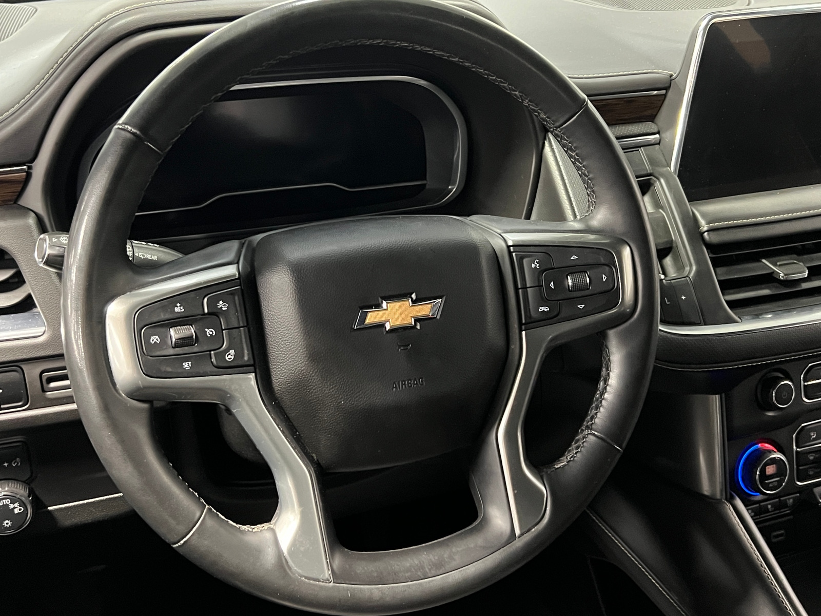 Thumbnail: 2023 Chevrolet Suburban - 4